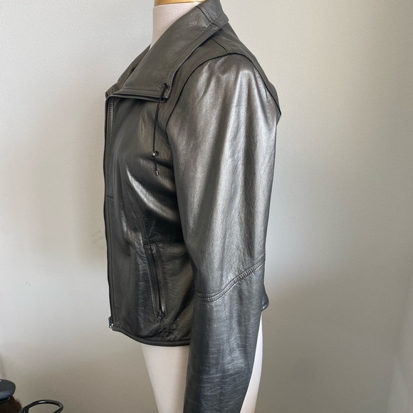 EUC Elie Tahari metallic silver grey leather jacket with silky black lining XS - Picture 2 of 13